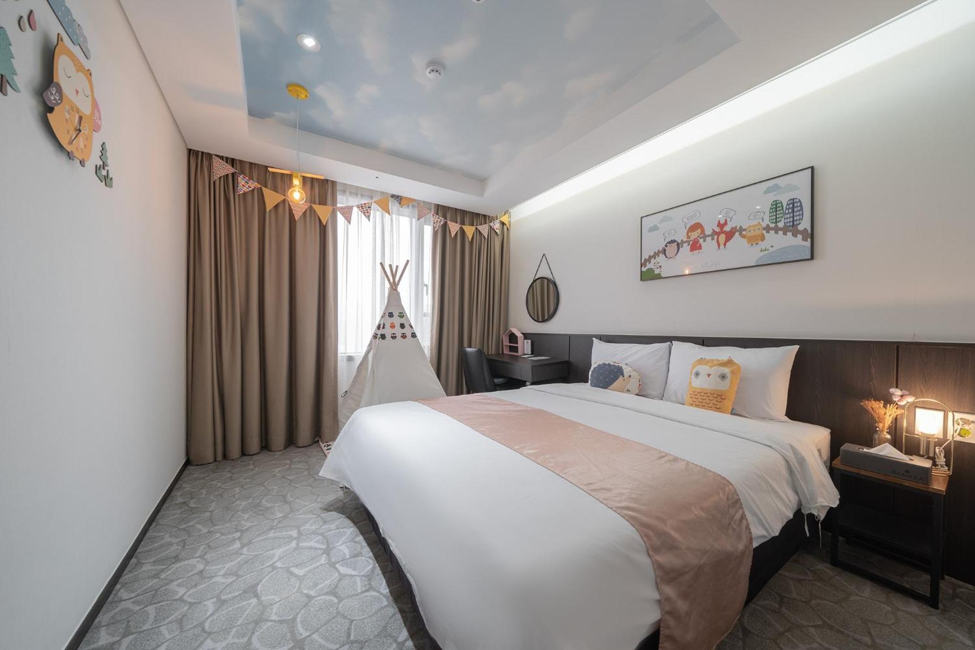 Ramada By Wyndham Yongin Hotell Exteriör bild