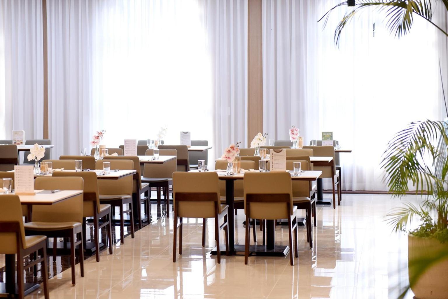 Ramada By Wyndham Yongin Hotell Exteriör bild
